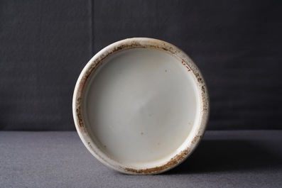 Un porte-chapeau en porcelaine de Chine qianjiang cai, 19/20&egrave;me