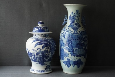 Vier Chinese blauwwitte vazen, 19e eeuw