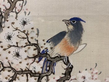 Ecole chinoise: Oiseaux aupr&egrave;s de branches fleuries, aquarelle et encre sur soie, 18/19&egrave;me