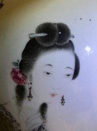 Een Chinese qianjiang cai vaas met de onsterfelijke Lan Caihe, 19e eeuw