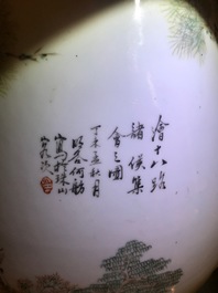 Un vase de forme hu en porcelaine de Chine qianjiang cai &agrave; d&eacute;cor de daims, 19/20&egrave;me