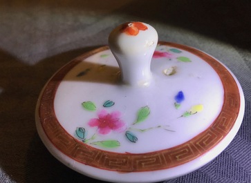 A varied collection of Chinese famille rose wares, Yongzheng/Qianlong