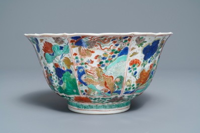 A lobed Chinese famille verte bowl, Kangxi