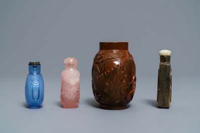 Four Chinese glass, quartz and stone snuff bottles, 19/20th C.