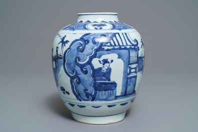 Een Chinese blauwwitte balustervaas met figuratief decor, Wanli/Tianqi