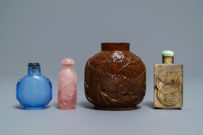 Four Chinese glass, quartz and stone snuff bottles, 19/20th C.