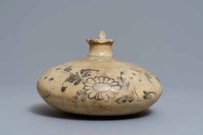 A blue and white Annamese water jug, Vietnam, 14/15th C.