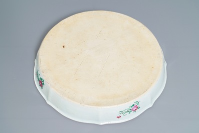 A Chinese famille rose 'Tobacco Leaf' sweetmeat set on tray, 1st half 19th C.