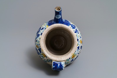 An Italian maiolica wet drug jar, prob. Venice, 16/17th C.