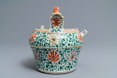 Un pot &agrave; chaux en porcelaine de Chine famille verte pour le Vietnam, Kangxi