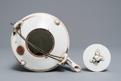 Three Chinese qianjiang cai teapots and an oval dish, 19/20th C.