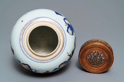 A Chinese Imari-style landscape jar, Kangxi