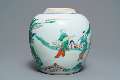 Un pot &agrave; gingembre en porcelaine de Chine doucai, prob. Kangxi/Yongzheng