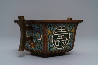 Een vierkante Chinese cloisonn&eacute; wierookbrander, Qianlong merk en periode