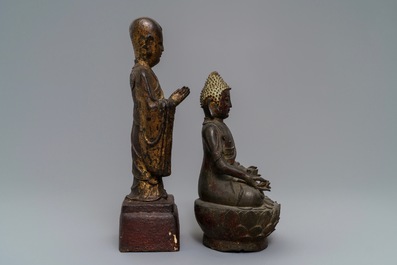 Deux figures en bronze dor&eacute; et laqu&eacute; figurant Mahakasyapa et Bouddha Shakyamuni, Chine, Ming et apr&egrave;s