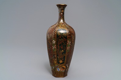 Trois vases en &eacute;maux cloisonn&eacute;s, Japon, Meiji, 19&egrave;me