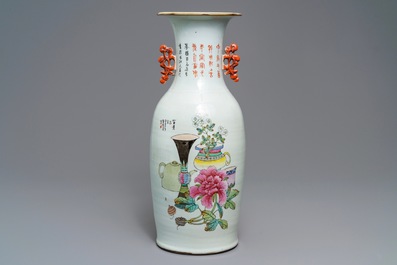 A Chinese famille rose two-sided design vase, 19/20th C.