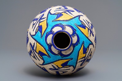 Un vase art deco aux &eacute;maux craquel&eacute;s, Charles Catteau pour Boch K&eacute;ramis, 1&egrave;re moiti&eacute; du 20&egrave;me