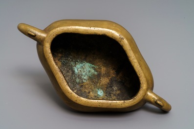 A Chinese quatrefoil gold-splashed bronze censer, Fei Ge mark, 17/18th C.