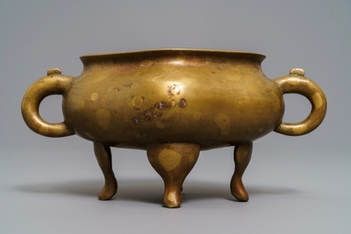 A Chinese quatrefoil gold-splashed bronze censer, Fei Ge mark, 17/18th C.