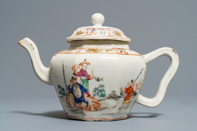 Quatre th&eacute;i&egrave;res et verseuses en porcelaine de Chine famille rose et bleu et blanc, Kangxi/Qianlong