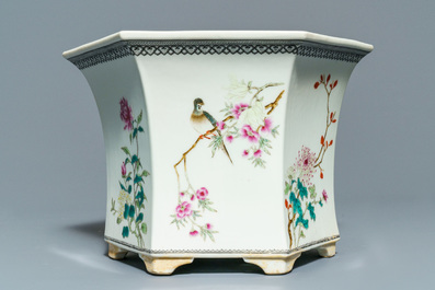 A varied collection of Chinese porcelain, 18/20th C.