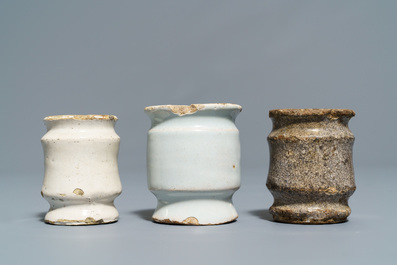 Five white Dutch Delft albarello-shaped ointment jars, 17th C.