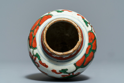 A varied collection of Chinese porcelain, 17/18th C.