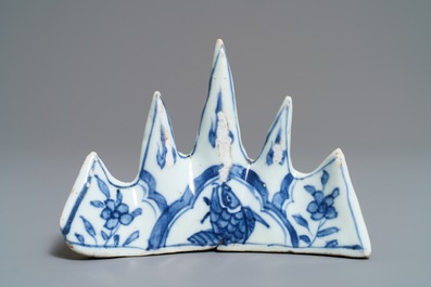 Two Chinese blue and white vases and a brush rest, Wanli/Kangxi