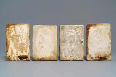 Quatre carreaux en c&eacute;ramique de Qajar &agrave; d&eacute;cor en relief, Iran, 19&egrave;me