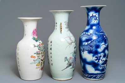 Trois vases en porcelaine de Chine bleu et blanc et qianjiang cai, 19/20&egrave;me