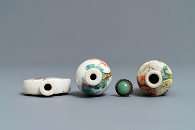 Three Chinese famille rose and verte porcelain snuff bottles, 19/20th C.