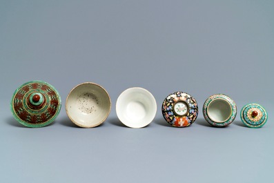 Five Chinese Thai market Bencharong-style bowls, 19th C.