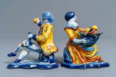 Une paire de figures all&eacute;goriques en fa&iuml;ence de Delft polychrome, 18&egrave;me