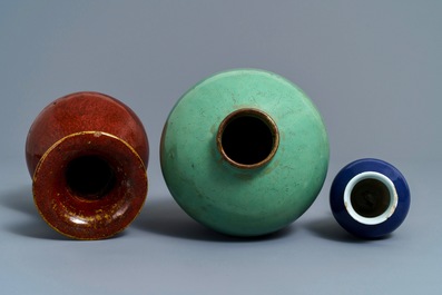 Three Chinese monochrome vases incl. a Yixing stoneware example, 19/20th C.