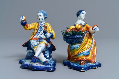 Une paire de figures all&eacute;goriques en fa&iuml;ence de Delft polychrome, 18&egrave;me