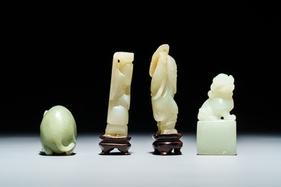 Six oeuvres en jade blanc et c&eacute;ladon sculpt&eacute;, Chine, 19/20&egrave;me