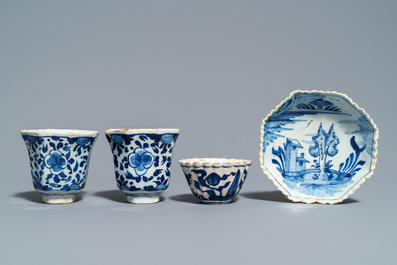 Une paire d'assiettes, trois tasses et une soucoupe en fa&iuml;ence de Delft bleu et blanc, 18&egrave;me