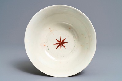 A large Chinese Thai market Bencharong bowl, 19th C.