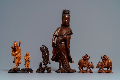 Zes Chinese houten figuren, 19/20e eeuw