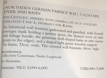 Een wit Delftse wandfontein met bassin, wellicht Kassel, Duitsland, 2e helft 18e eeuw