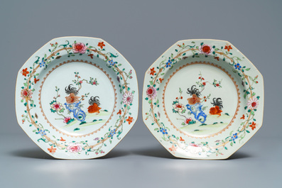 Dix assiettes profondes de forme octagonale en porcelaine de Chine famille rose, Qianlong