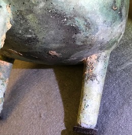 Un vase rituel de forme ding en bronze &agrave; inscription, Dynastie Des Zhou Occidentaux (11&egrave;me - 8&egrave;me a.J-C)