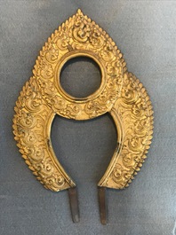 Un groupe de Manjusri et Prajnaparamita en bronze dor&eacute; &agrave; inscription, Tibet, 17/18&egrave;me