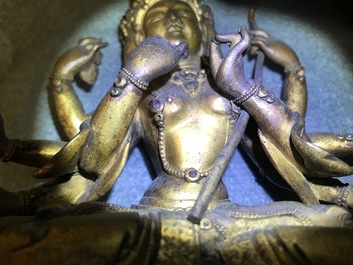 Une figure d'Ushnishavijaya en bronze dor&eacute; incrust&eacute;, Sino-Tibet, 17/18&egrave;me