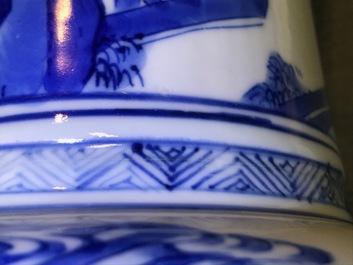 Un vase de forme yenyen en porcelaine de Chine bleu et blanc, Kangxi