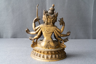 A Sino-Tibetan inlaid gilt bronze figure of Ushnishavijaya, 17/18th C.