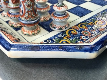 A French faience Rouen style chess board with pieces, Samson, Paris, 19th  C. - Rob Michiels Auctions