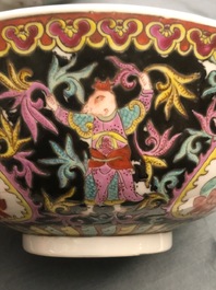 A large Chinese Thai market Bencharong bowl, Yongzheng mark, 19th C.