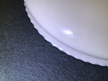 Un porte-encens en porcelaine blanc de Chine de Dehua, Kangxi